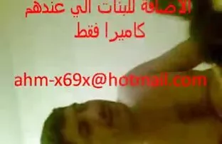 یک زن بسیار زیبا فیلم کوتاه کون آسیایی به شمار در مقابل دوربین برای یک مجله معروف.