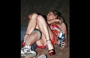 طاس, pouty دختر در یک کت فیلمهای سکسی کوتاه و شلوار کوپید fucks در سبزه نوجوان