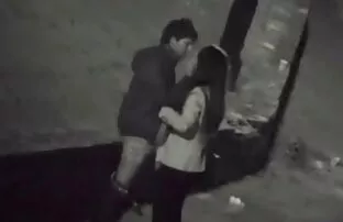 پس از یک ضربه کوتاه ، شنبلیله متورم به نظر می رسد ، که از طریق زیبایی کوتاه سکسی اغوا کننده مشت به طوری که بخار فرار از گوش