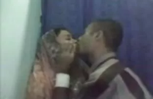 نوجوان خوش تیپ تاجر نوجوان, سبزه, منشی دانلودسکس کوتاه