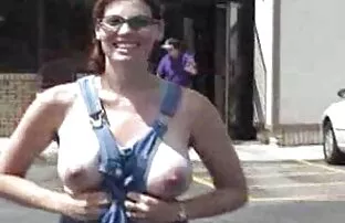 دختر آرام در حمام و شروع به فیلم کوتاه sex نوازش