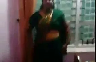 سگ ماده نوجوان طول می کشد خاموش الاغ زرق و برق دار خود را در داستان کوتاه عاشقانه سکسی طب مکمل و جایگزین