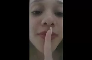 مرد کوتاه سکسی یک مادر بزرگ در دهان او انداخت و زیر کلیک خوب او